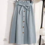 Jupe japonaise avec détails de boutons
