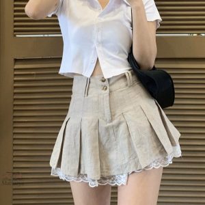 Jupe courte japonaise élégante et tendance