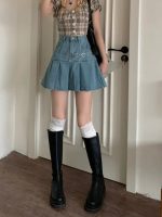 Jupe Plissée en Jean pour un Look Chic