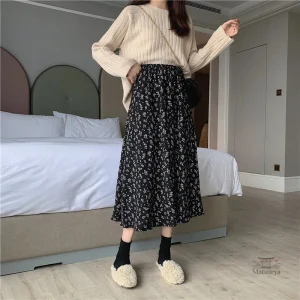 Jupe fleurie mi-longue pour un look décontracté