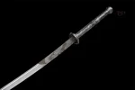 Lame de katana japonais, design élégant et raffiné
