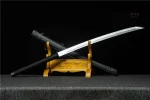 Katana japonais avec garde et poignée en bois