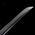 Lame noire de katana japonais, design traditionnel