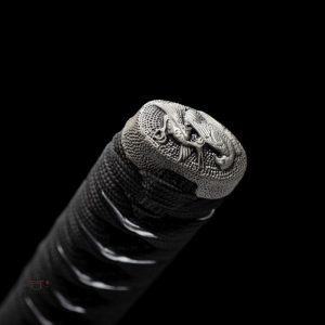 Katana noir, fusion d'art et de fonctionnalité