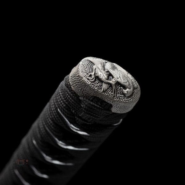 Katana noir, fusion d'art et de fonctionnalité