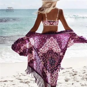 Kimono plage frangé avec un design tendance