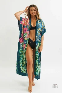 Vêtement de plage léger avec motifs floraux