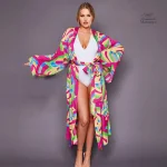 Kimono de plage coloré pour un look estival