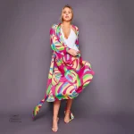 Kimono coloré avec des designs vibrants pour l'été