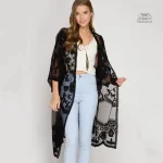 Kimono de plage léger avec dentelles élégantes