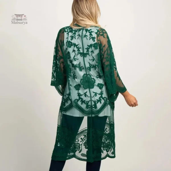 Kimono de plage aérien avec détails en dentelles