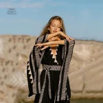 Kimono de plage avec motifs tendance, parfait pour l'été