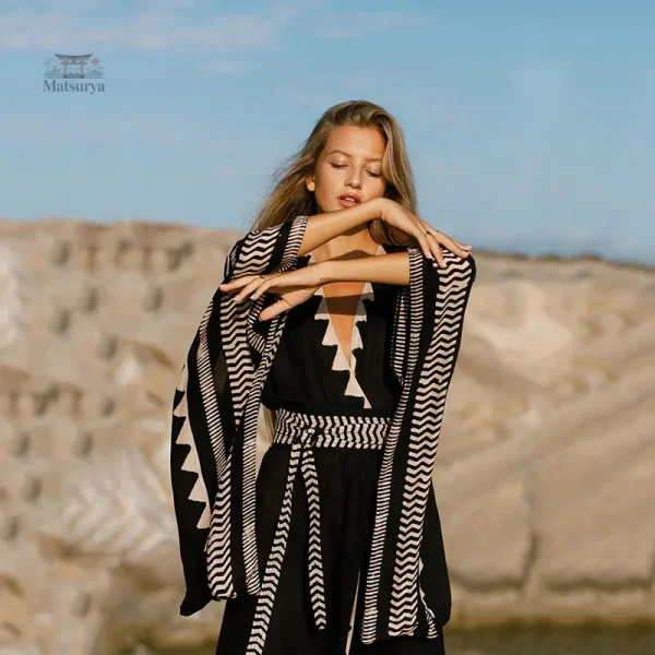 Kimono de plage avec motifs tendance, parfait pour l'été