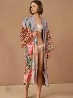 Kimono de plage Peacock au design vibrant et élégant