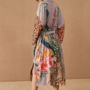 Kimono léger à motifs paon, parfait pour la plage