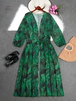 Vêtement de plage tropical pour un look estival élégant