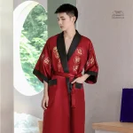 Kimono en soie pour homme élégant et traditionnel