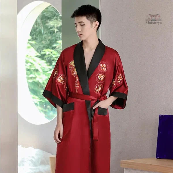 Kimono en soie pour homme élégant et traditionnel