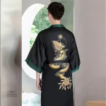 Kimono traditionnel pour homme, finition soignée