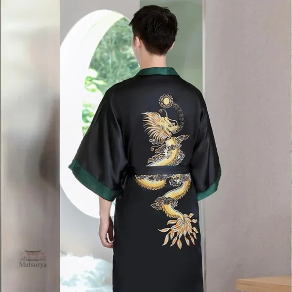 Kimono traditionnel pour homme, finition soignée