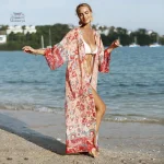 Kimono fleuri femme élégant et moderne
