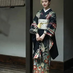 Vêtement féminin kimono, design culturel japonais