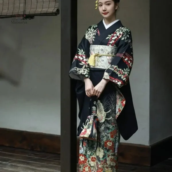 Vêtement féminin kimono, design culturel japonais