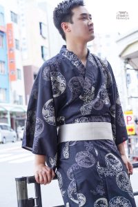Kimono homme élégant avec motifs raffinés