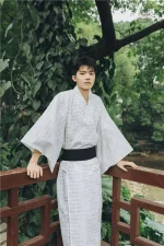 Kimono léger pour homme en été