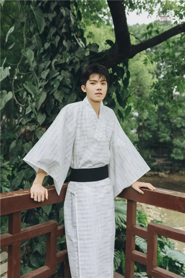 Kimono léger pour homme en été