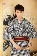 Kimono homme damier traditionnel en tissu léger