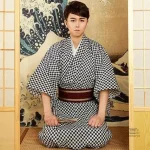 Vêtement traditionnel homme en motif damier
