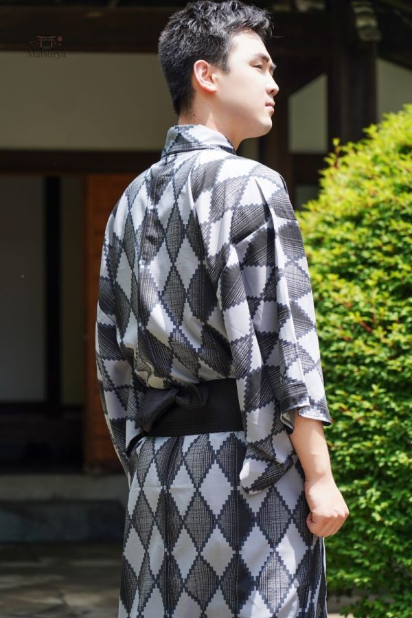 Kimono homme avec motifs graphiques élégants