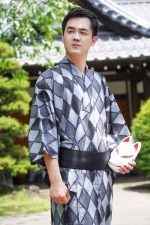 Kimono masculin aux designs graphiques uniques