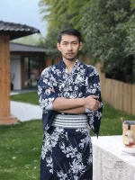 Kimono homme traditionnel Higanbana, design élégant et intemporel