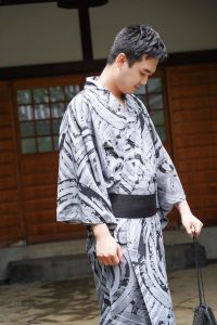 Vêtement kimono homme, confort et élégance