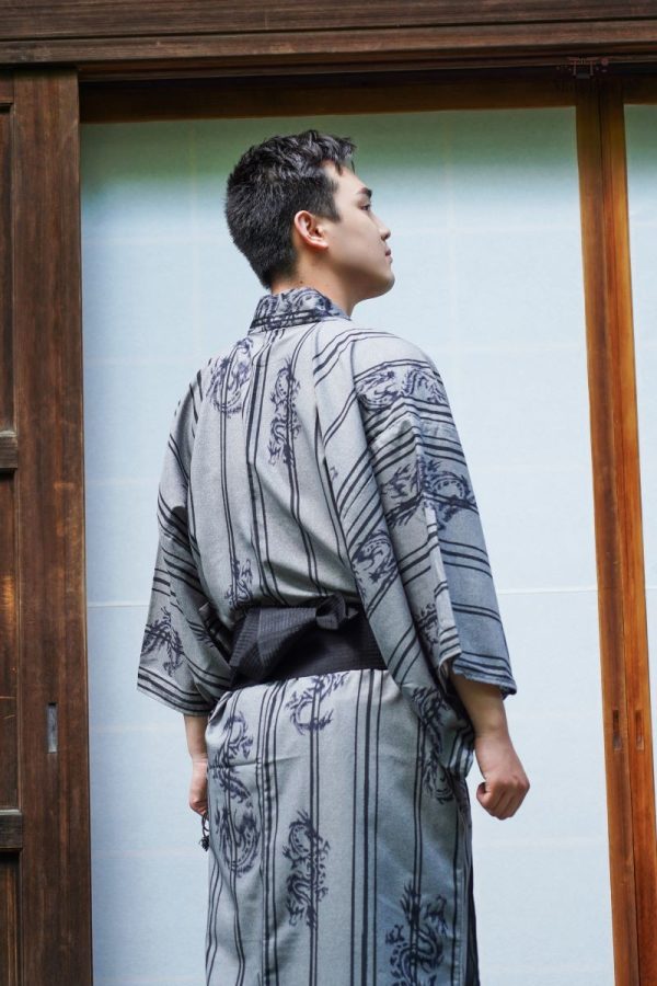Vêtement masculin, kimono simple pour un look décontracté