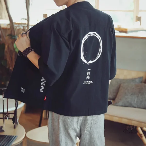 Kimono homme tendance avec motifs urbains