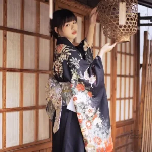 Détails élégants du kimono japonais féminin ancien