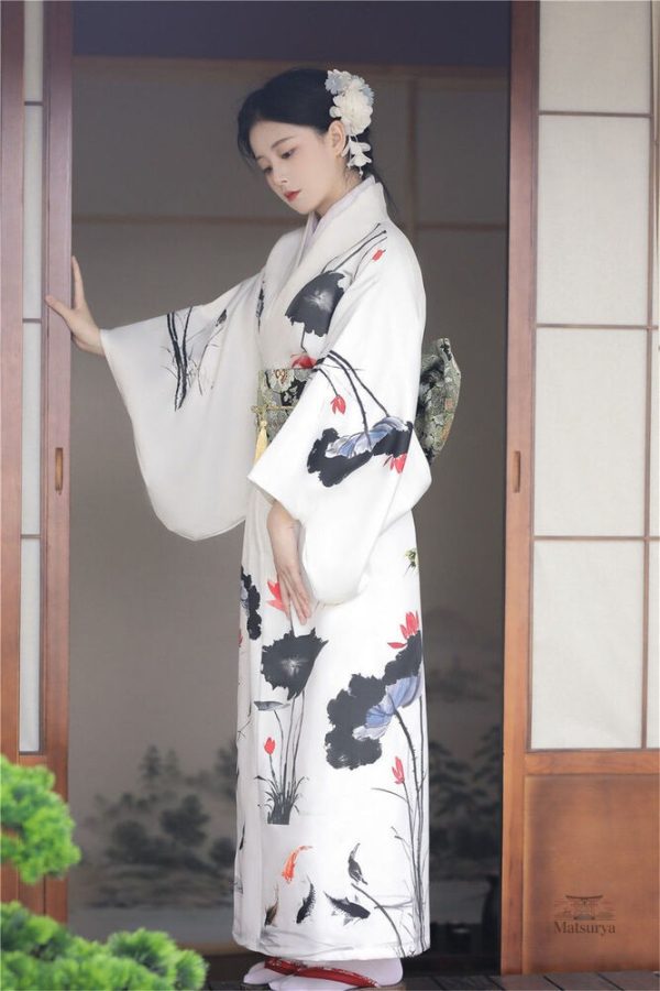 kimono-japonais-femme-blanc-a-motifs-floraux-1 Kimono Japonais Femme Blanc Floral