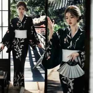 Vêtement traditionnel japonais, kimono noir pour femme