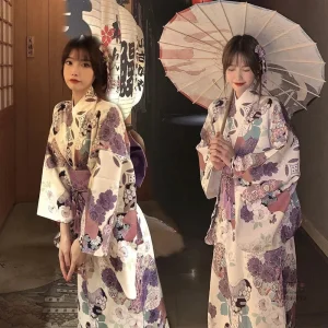 Kimono Japonais Femme Violet élégant et stylé