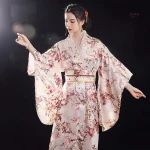 Kimono fleuri blanc pour femme