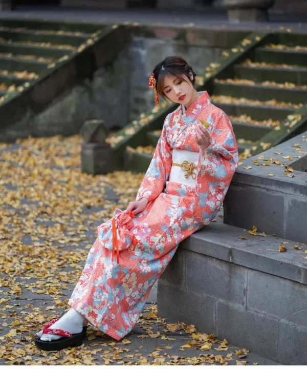 Kimono traditionnel japonais pour femme