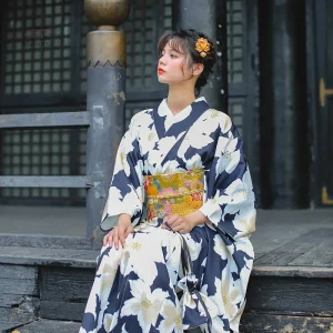 Kimono Femme avec motifs floraux élégants