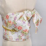 Vêtement traditionnel japonais rose pour femme