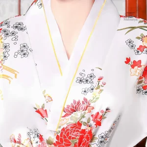 Kimono blanc féminin à manches longues