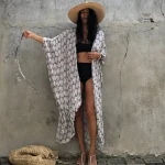 Vêtement de plage élégant en kimono
