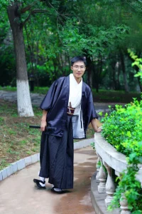 Vêtement traditionnel homme en kimono long