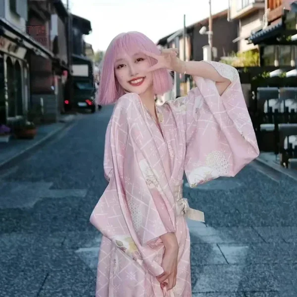 kimono-original-japonais-rose-1 Kimono Japonais Rose Original pour Femme